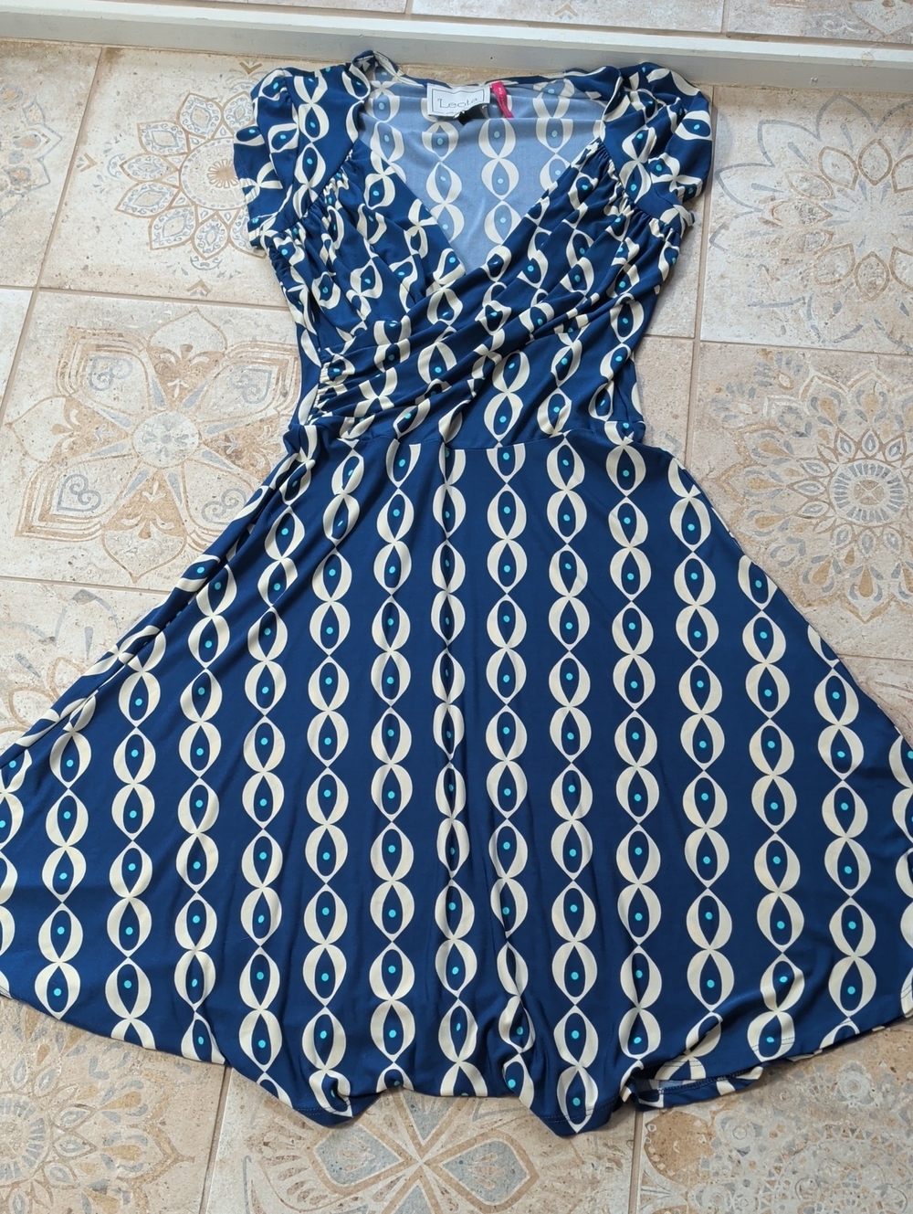 Leota New York Ruched Wrap Dress - Medium